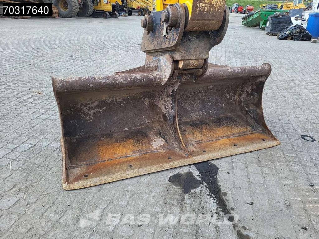 JCB JS131 LC Foto 13