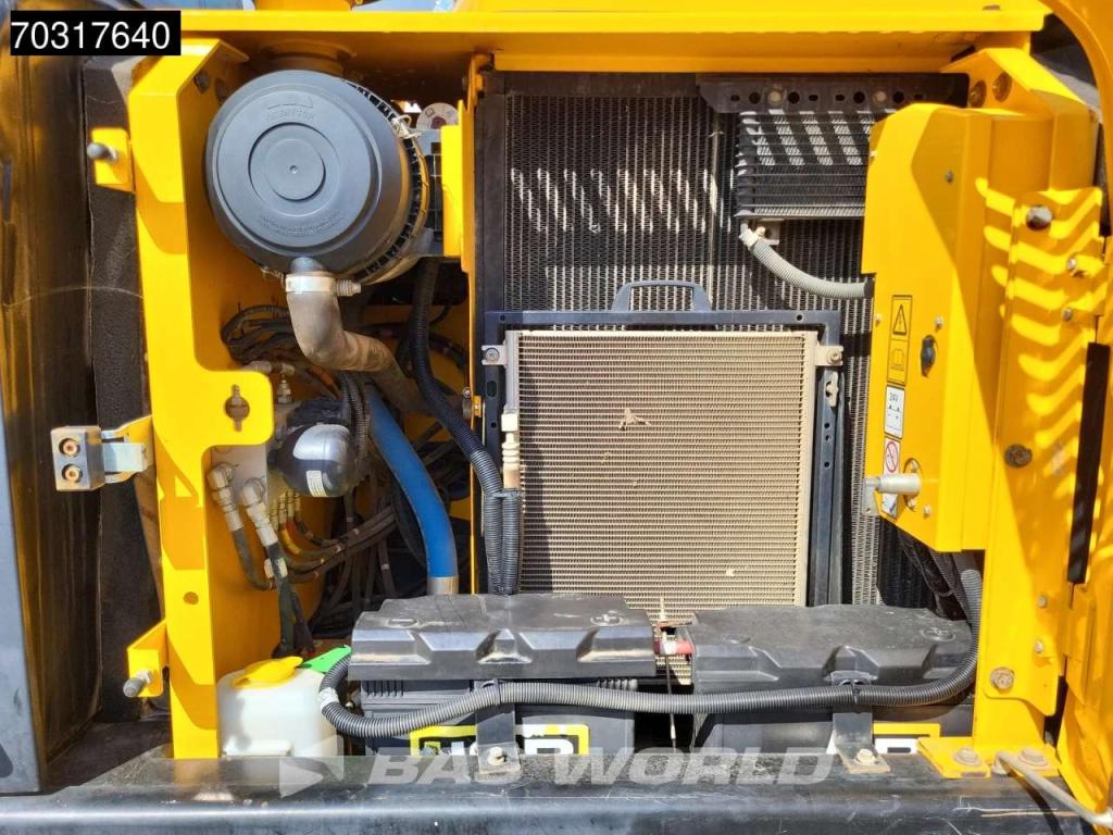 JCB JS131 LC Foto 21