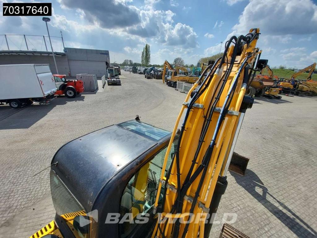 JCB JS131 LC Foto 22