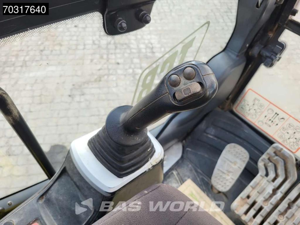 JCB JS131 LC Foto 30