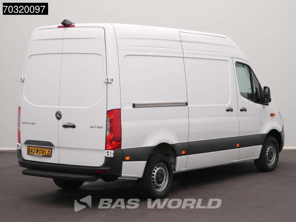 Mercedes-Benz Sprinter 317 CDI Automaat LED 2025 Model L2H2 170PK Navi Airco Cruise Camera MBUX CarPlay Stoelverw Foto 6