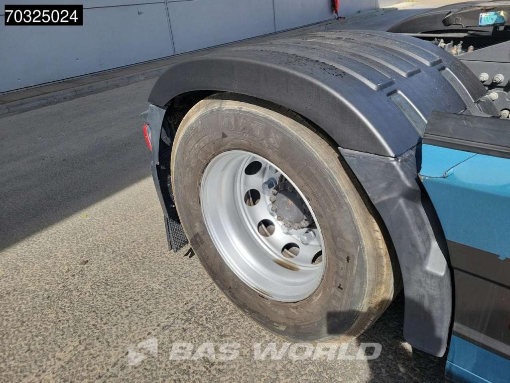 Volvo FM 460 4X2 2x Tanks ADR Standklima ACC Foto 17