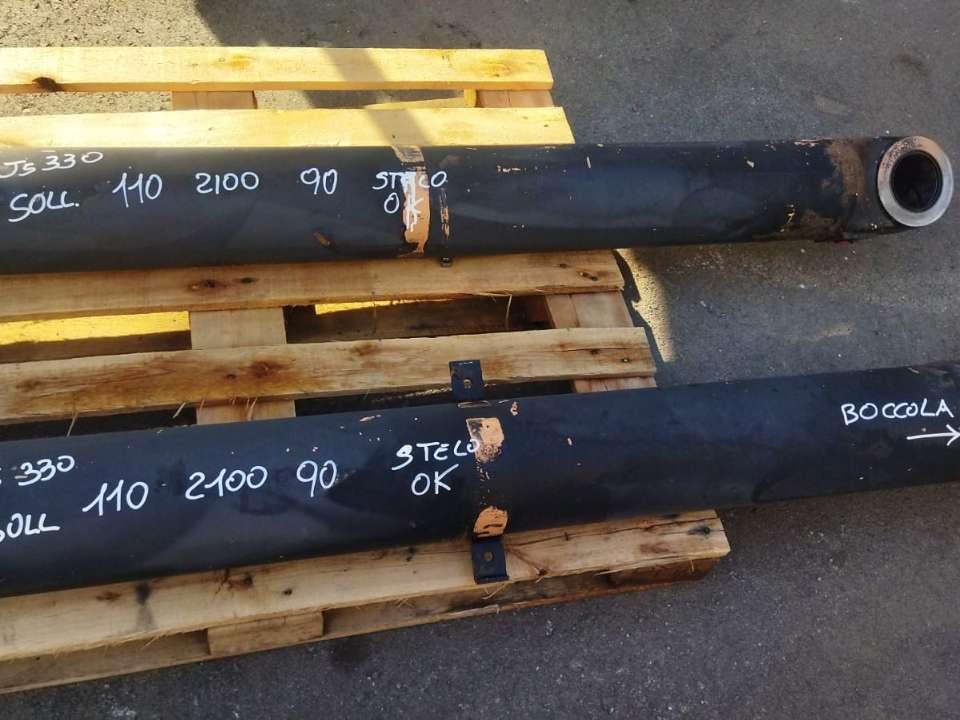 Cilndro de levantamiento para JCB JS 330 Foto 3