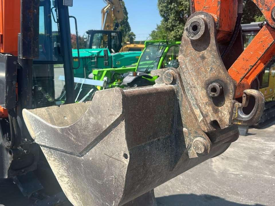 Hitachi Zaxis 55U-5A Foto 4