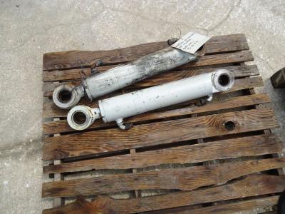 Cilndro de levantamiento para Takeuchi TL10V-2 vendida por OLM 90 Srl