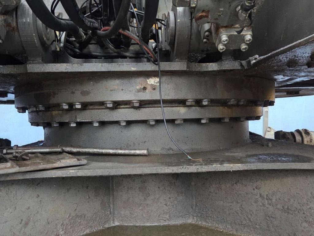 Volvo slewing ring 14566018 for Volvo ECR235CL, ECR235DL, EW180C... Foto 2