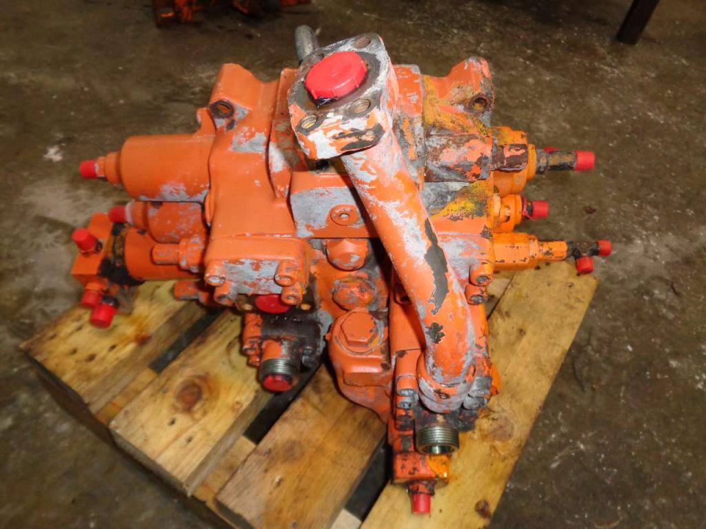 Distribuidor hidraulico para Fiat Hitachi Fr 220.2 Foto 1