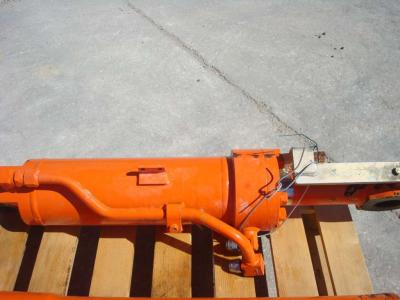 Pistón de rotación de la cuchara para Fiat Hitachi W130 vendida por OLM 90 Srl