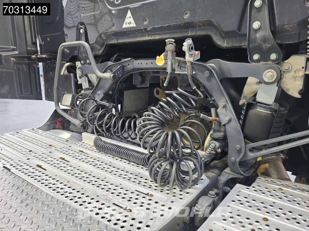 Mercedes-Benz Actros 1848 4X2 GigaSpace Retarder 2xTanks Standklima Foto 12