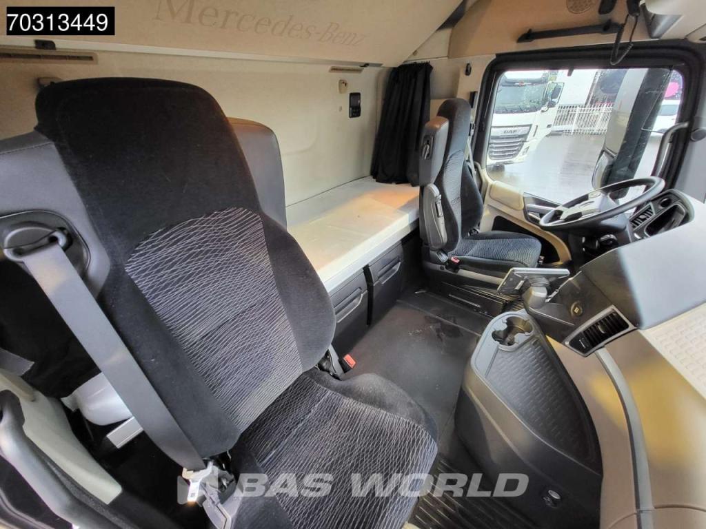 Mercedes-Benz Actros 1848 4X2 GigaSpace Retarder 2xTanks Standklima Foto 27