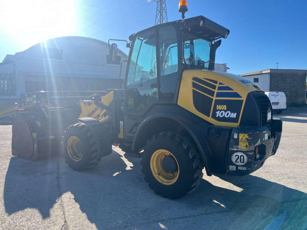 Komatsu WA100M-7 Foto 2