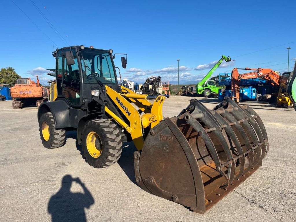 Komatsu WA100M-7 Foto 4