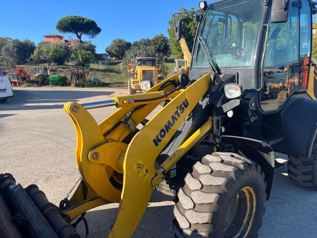 Komatsu WA100M-7 Foto 6
