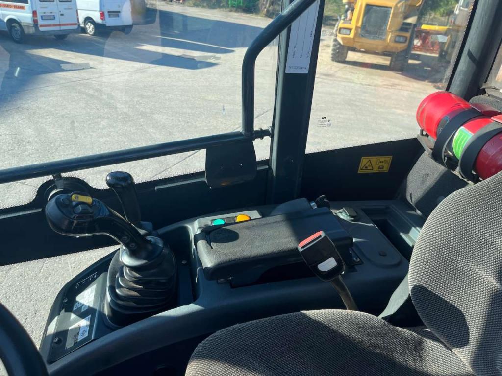Komatsu WA100M-7 Foto 8