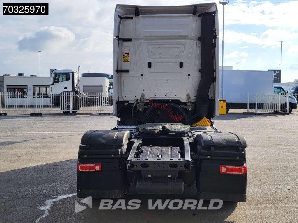 Mercedes-Benz Actros 1845 4X2 BigSpace Retarder 2xTanks Standklima Foto 10
