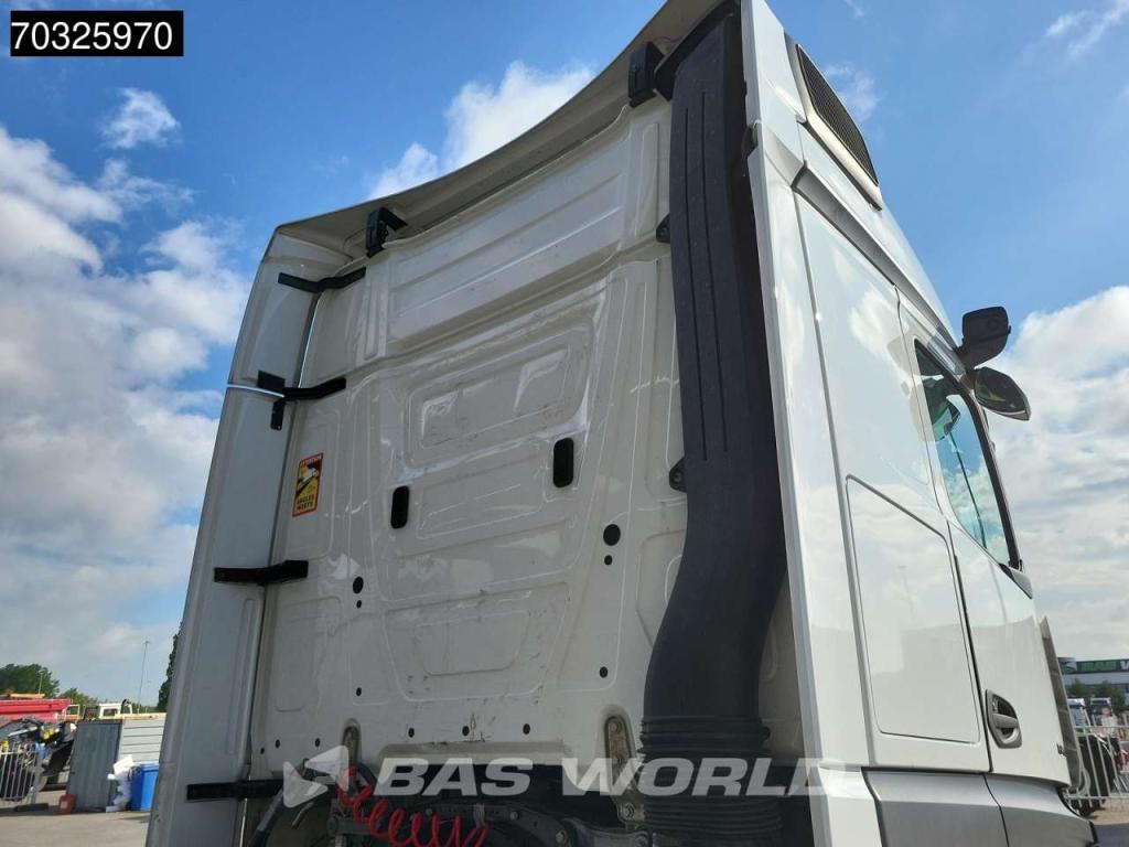 Mercedes-Benz Actros 1845 4X2 BigSpace Retarder 2xTanks Standklima Foto 11