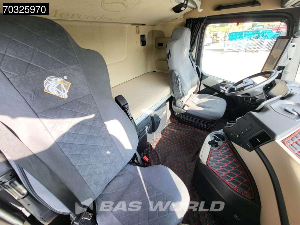 Mercedes-Benz Actros 1845 4X2 BigSpace Retarder 2xTanks Standklima Foto 28