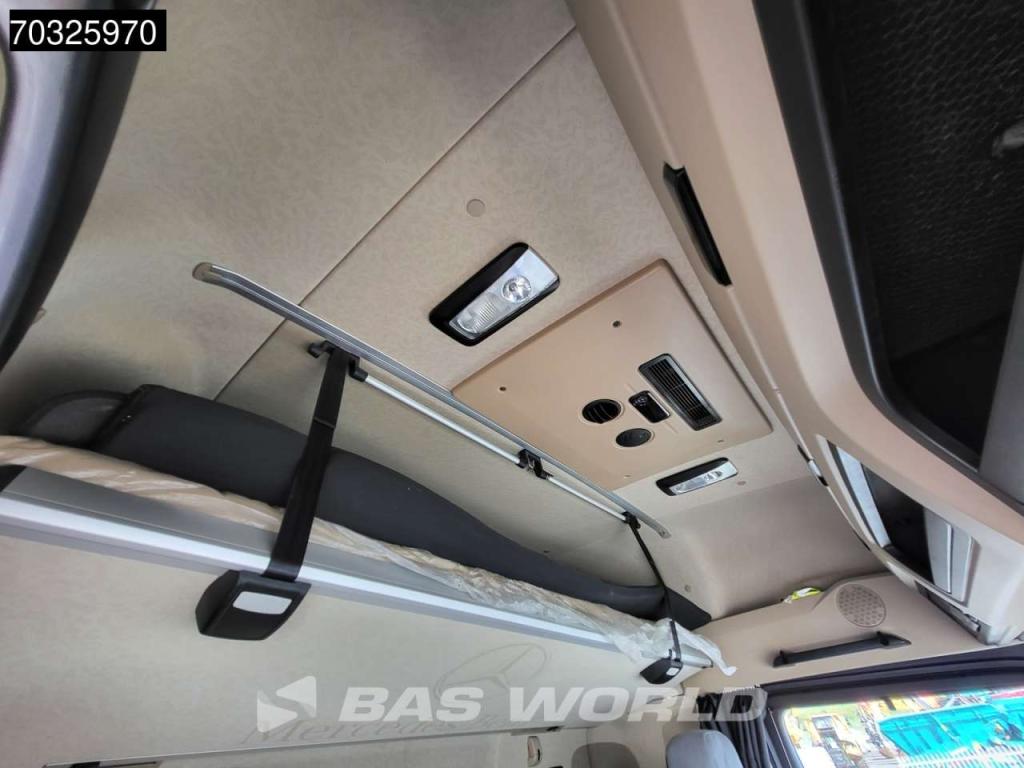 Mercedes-Benz Actros 1845 4X2 BigSpace Retarder 2xTanks Standklima Foto 29