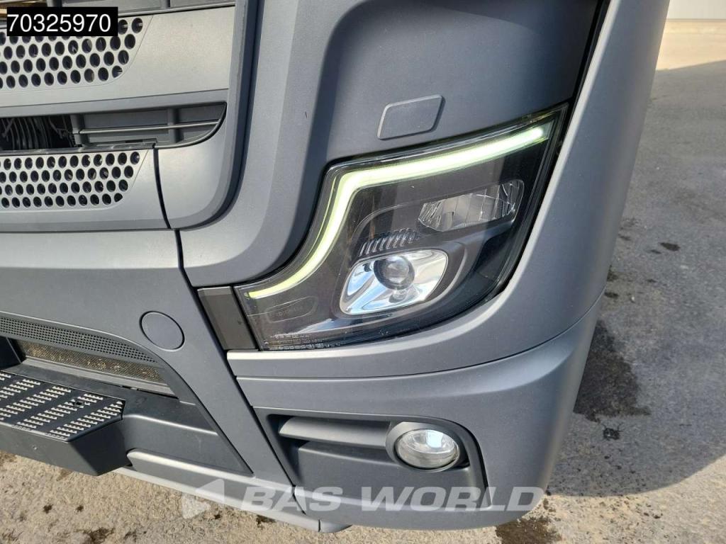 Mercedes-Benz Actros 1845 4X2 BigSpace Retarder 2xTanks Standklima Foto 7