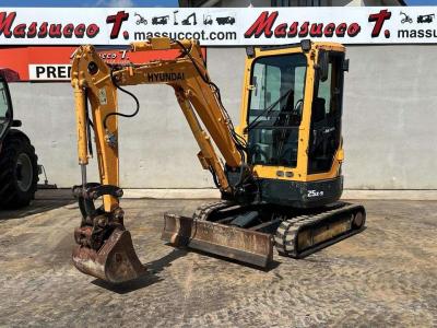 Hyundai ROBEX 25Z-9AK vendida por Massucco T. Srl