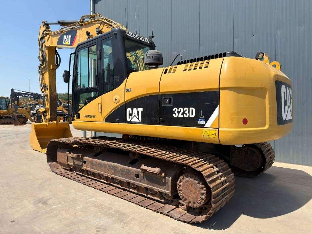 Caterpillar 323D L Foto 2