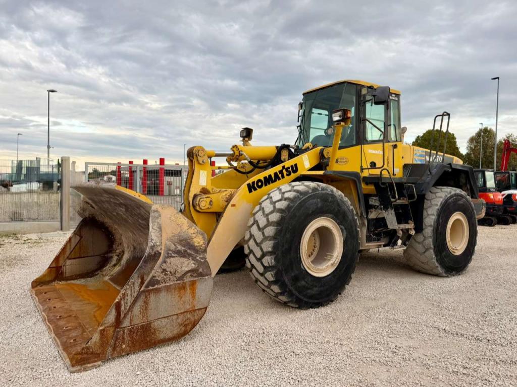 Komatsu WA470-5 Foto 1