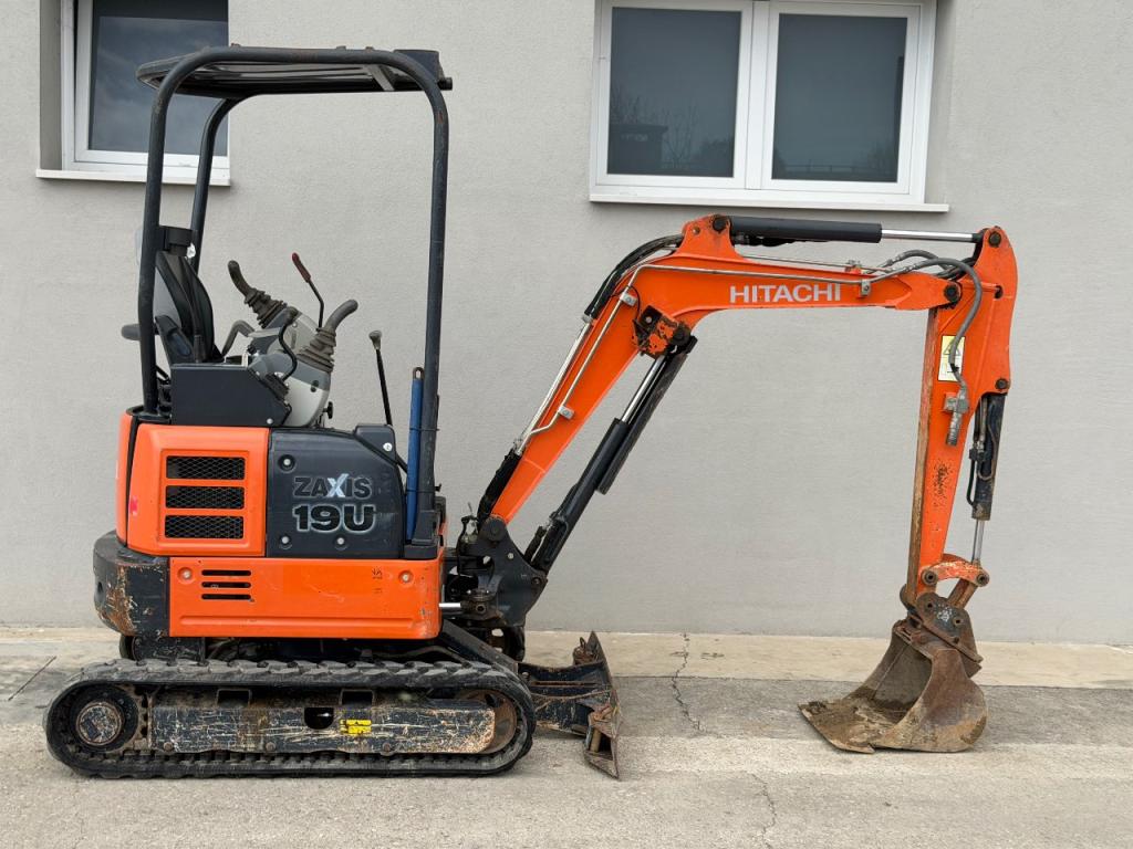 Hitachi ZAXIS 19U Foto 1
