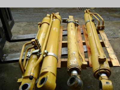 Cilndro de levantamiento para Caterpillar 312 vendida por PRV Ricambi Srl