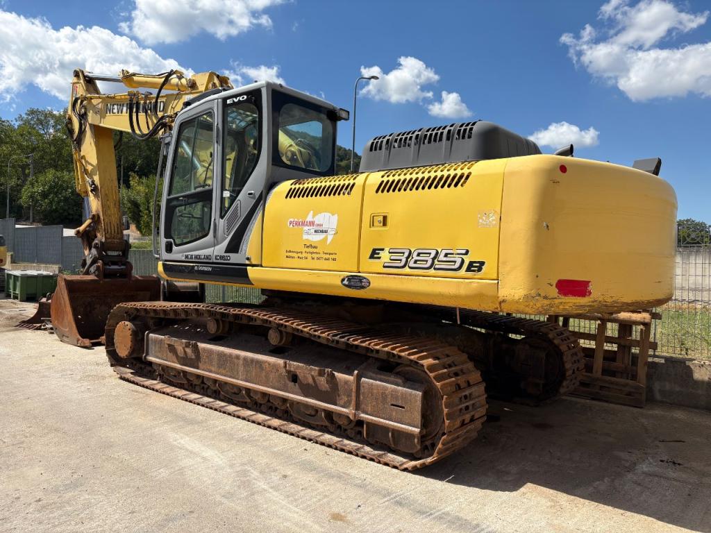 New Holland E385B Foto 2