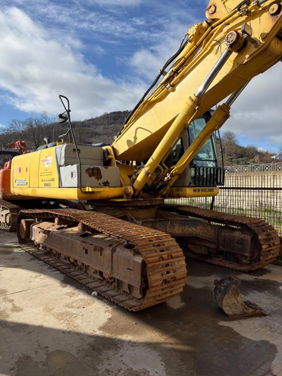 New Holland E385B Foto 5
