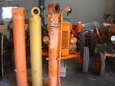 Pistón de rotación de la cuchara para Fiat Allis FR35 vendida por OLM 90 Srl