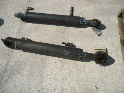 Pistón de dirección para New Holland W270B vendida por OLM 90 Srl