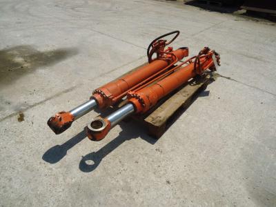 Cilndro de levantamiento para Fiat Kobelco E235 vendida por OLM 90 Srl