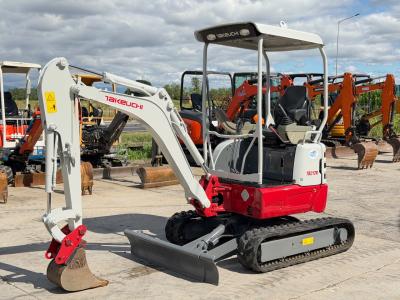 Takeuchi TB217R Foto 1