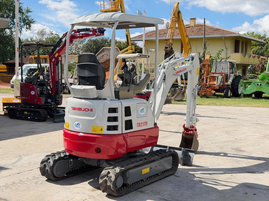 Takeuchi TB217R Foto 3