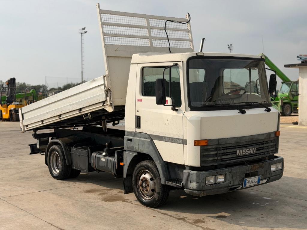 Nissan L50.099 Foto 2