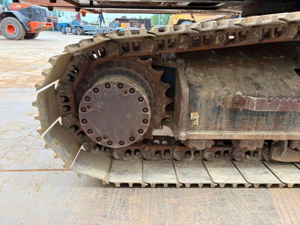 Hitachi ZX300LCN-6 Foto 14