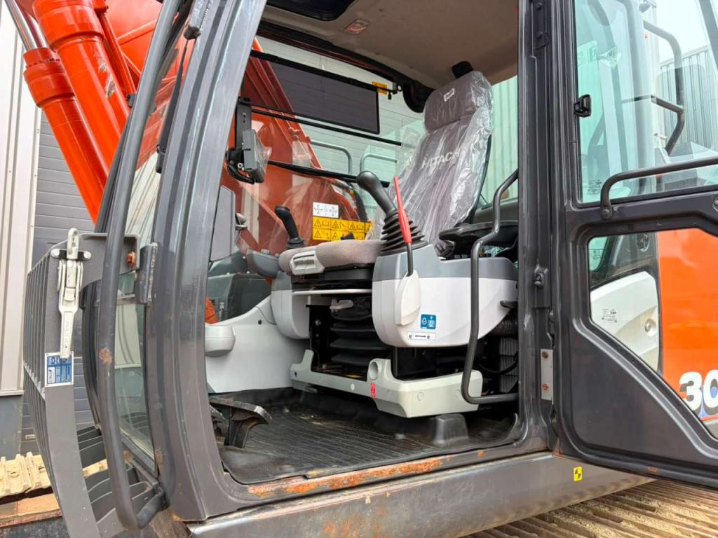 Hitachi ZX300LCN-6 Foto 19
