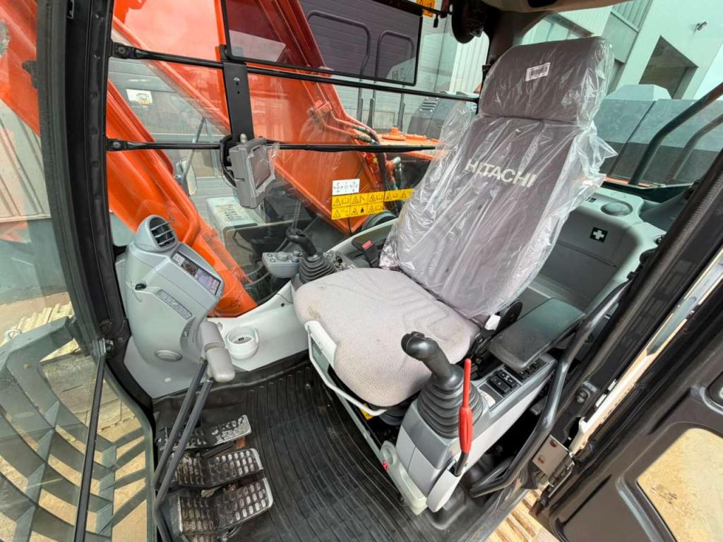 Hitachi ZX300LCN-6 Foto 20