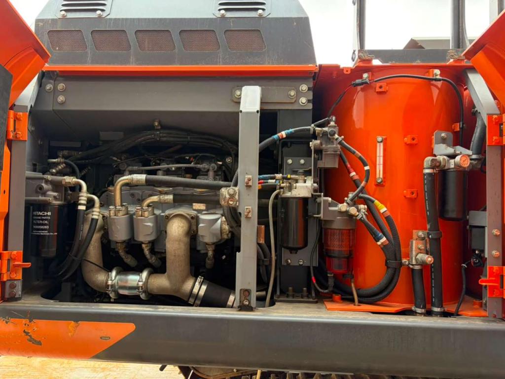 Hitachi ZX300LCN-6 Foto 28
