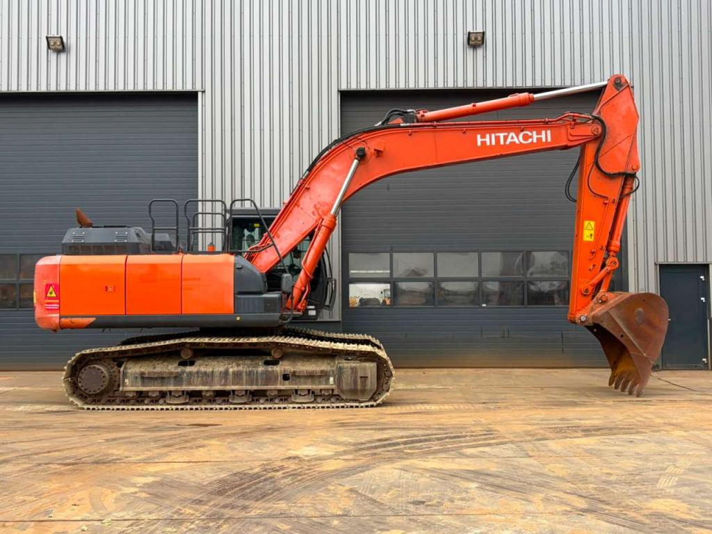 Hitachi ZX300LCN-6 Foto 6
