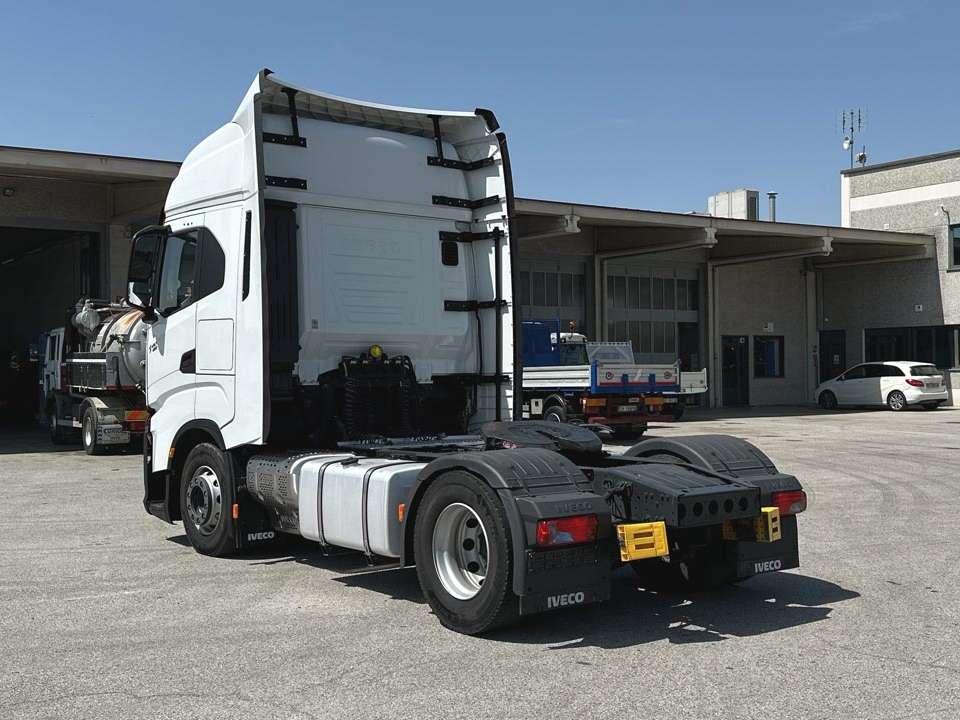 Iveco S-WAY 490 4x2 Foto 3