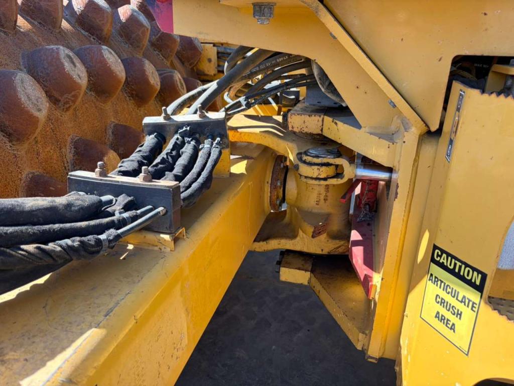 Caterpillar CP76 Foto 14