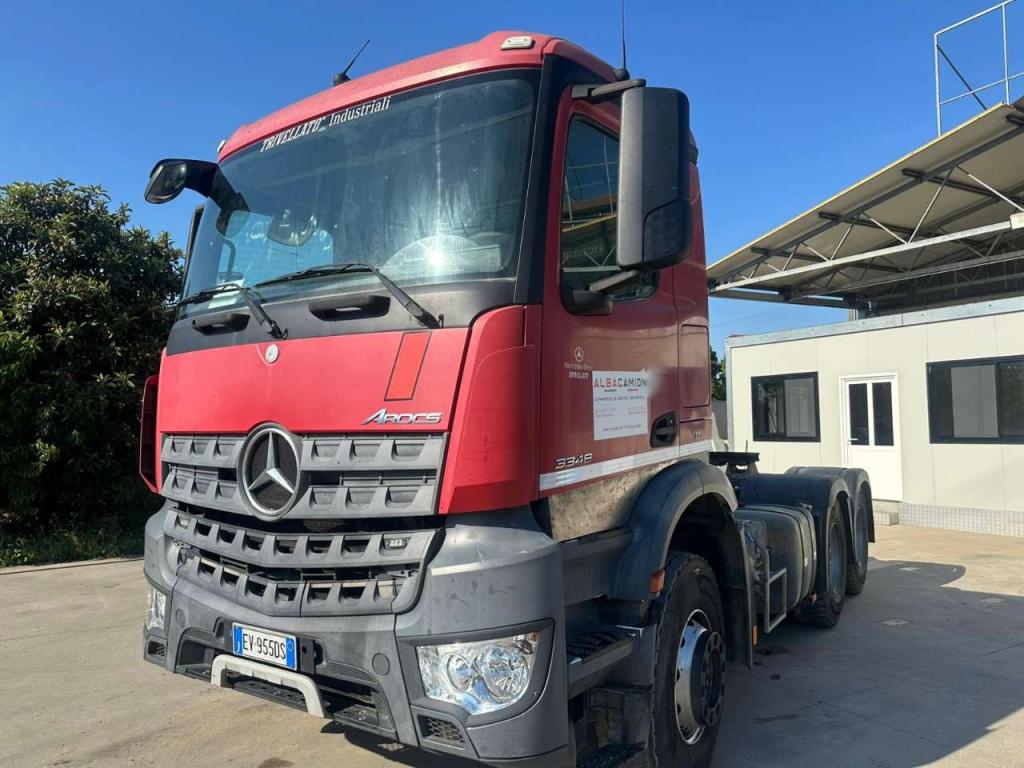 Mercedes-Benz Arocs 3348 Foto 2