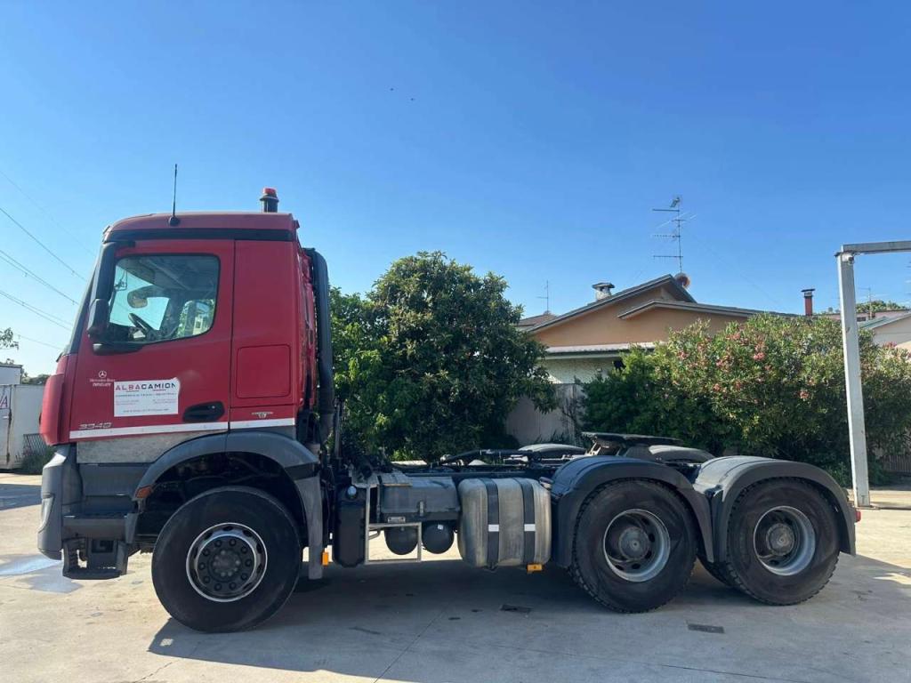 Mercedes-Benz Arocs 3348 Foto 5