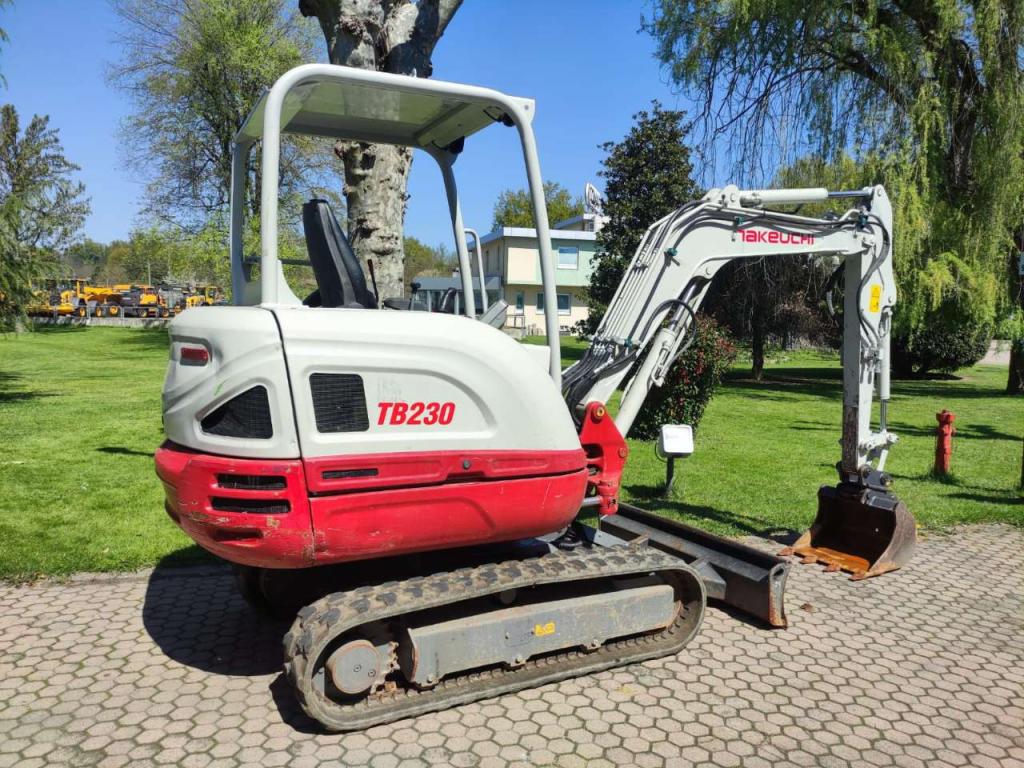 Takeuchi TB230 Foto 2