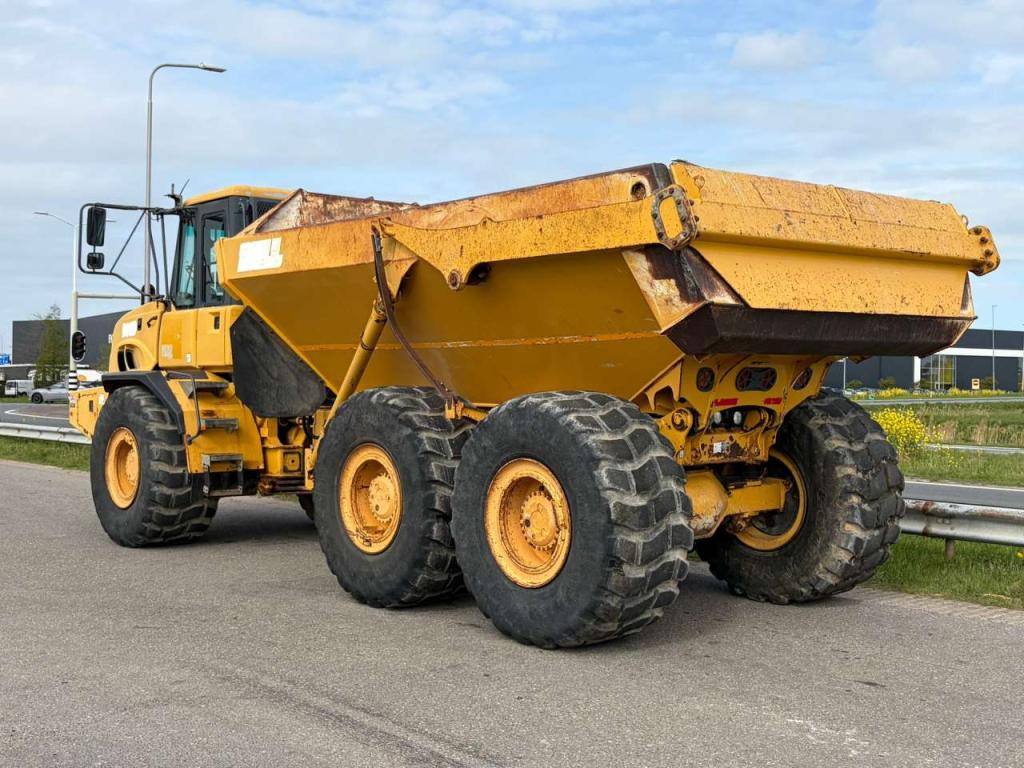 Bell B30D Foto 3