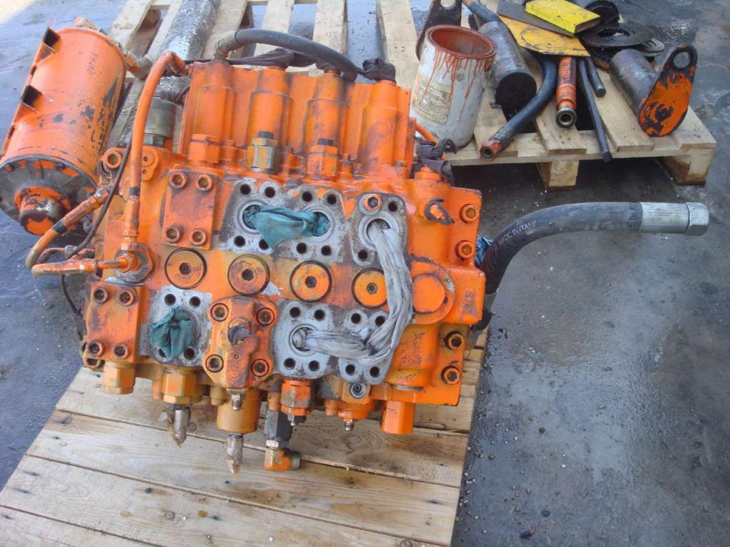 Distribuidor hidraulico para Fiat Hitachi FH450.3 Foto 2