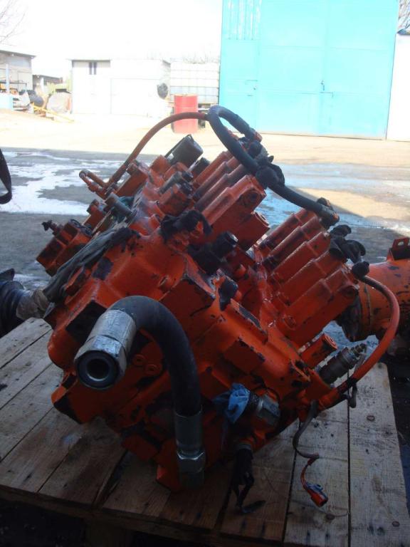 Distribuidor hidraulico para Fiat Hitachi FH450.3 Foto 3