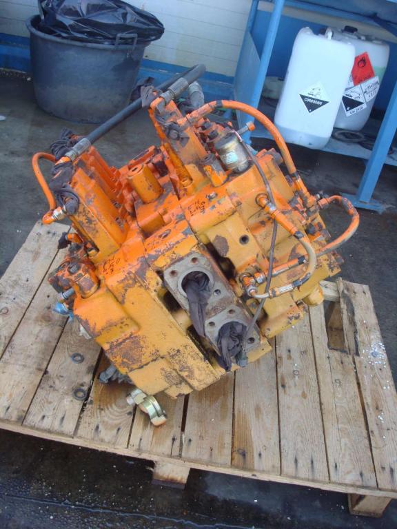 Distribuidor hidraulico para Fiat Hitachi FH450.3 Foto 4